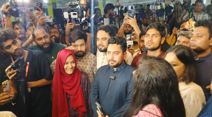 NCP Convener Nahid Islam  Visits Dhakeshwari Temple