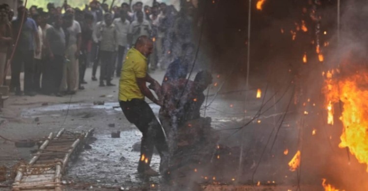 17 foreigners among 21 killed in Delhi hotel fire